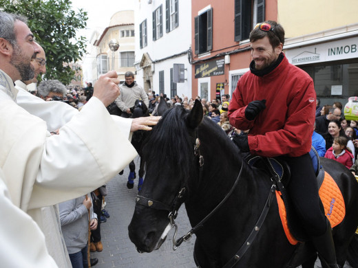 (Galería de fotos) El centro de Mahón y Sant Climent se llenan de animales por Sant Antoni