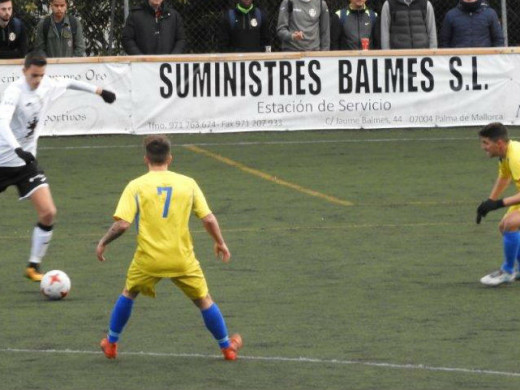 (Fotos) El Mercadal arroja el partido en diez minutos