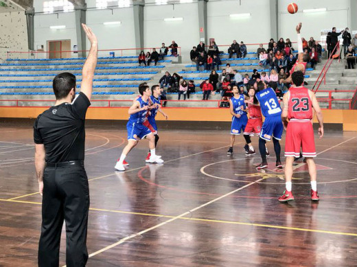 (Fotos) Paliza del Bàsquet Menorca al ritmo de Jan Orfila