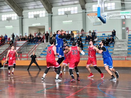 (Fotos) Paliza del Bàsquet Menorca al ritmo de Jan Orfila