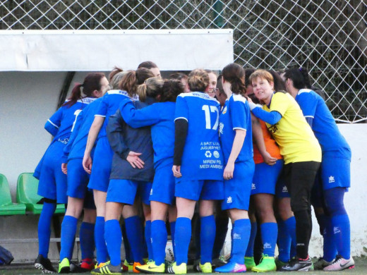 (Galería de fotos) Pasión por el fútbol femenino en Sant Lluís