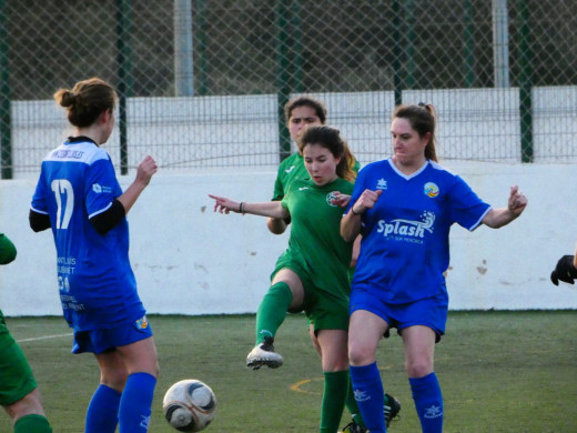 (Galería de fotos) Pasión por el fútbol femenino en Sant Lluís