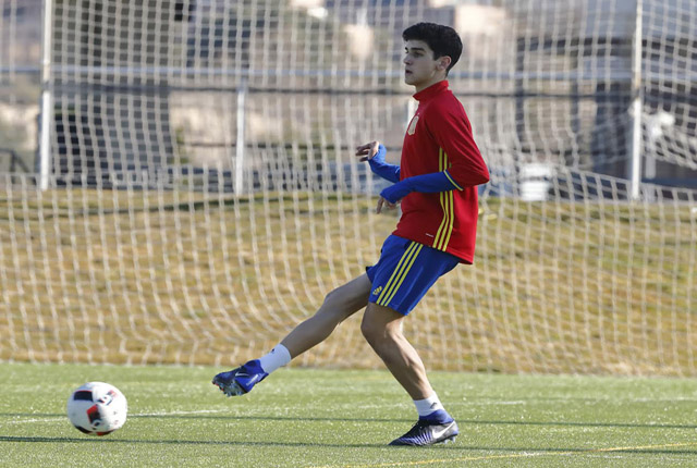 Sintes, en un entrenamiento con España.