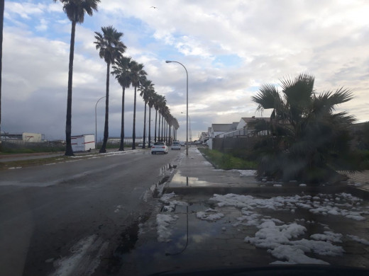 (Fotos) El granizo tiñe de blanco Maó