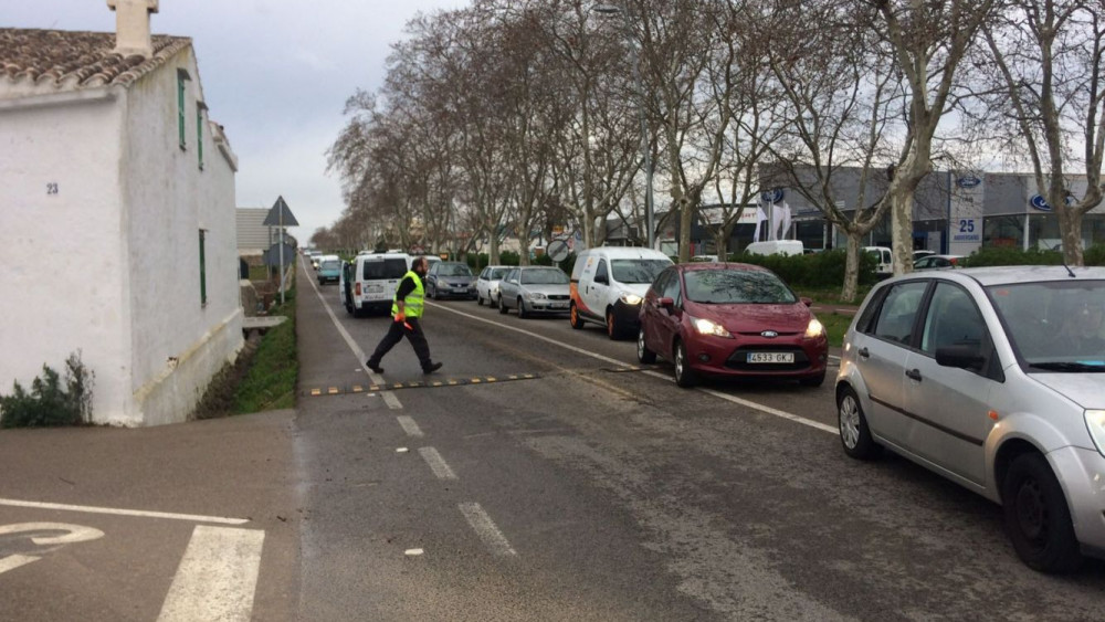 Debido al incidente se han producido retenciones en un punto clave de la circulación en Maó.