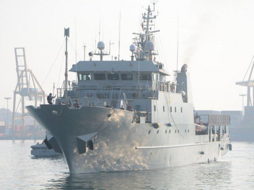 (Fotos) Llegan a Menorca la fragata “Navarra” y el patrullero “Tarifa”