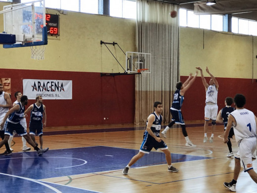 (Fotos) La racha del Bàsquet Menorca acaba en Collblanc