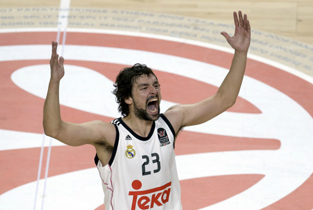 Sergio Llull celebra una canasta.