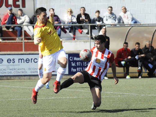 (Galería de fotos) Buen partido sin premio del Mercadal