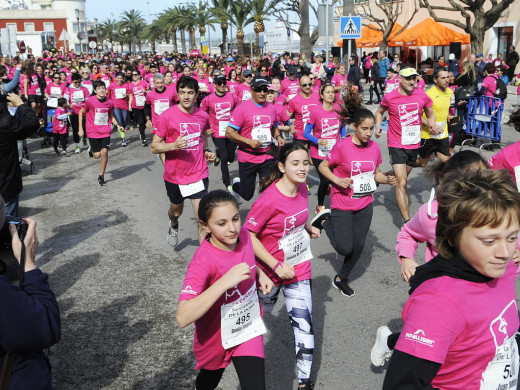 (Galería de fotos) Multitudinaria “Cursa de la Dona” en el puerto de Maó