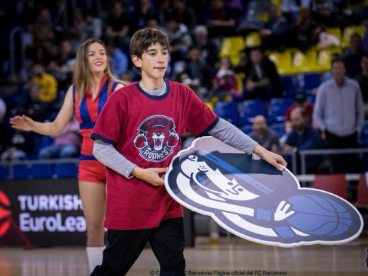 (Galería de fotos) El CB Ferreries disfruta en el Palau Blaugrana