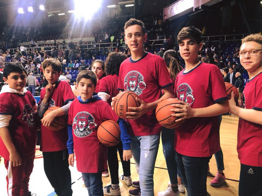 (Galería de fotos) El CB Ferreries disfruta en el Palau Blaugrana