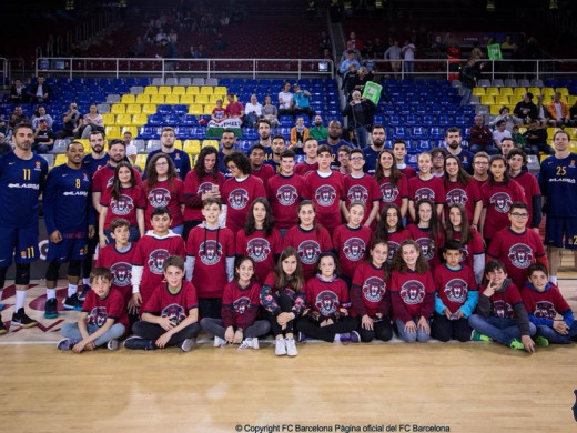 (Galería de fotos) El CB Ferreries disfruta en el Palau Blaugrana