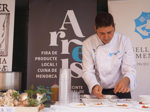 (Fotos) La Fira Arrels sirve el primer plato en Ciutadella