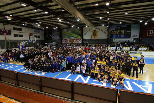 Foto de familia en Alaior (Fotos: deportesmenorca.com)