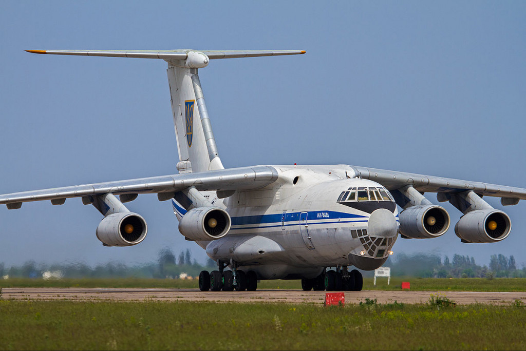 El Ilyushin militar, mismo modelo que el de la imagen, se ha estrellado esta mañana a 35 kilómetros de Argel.