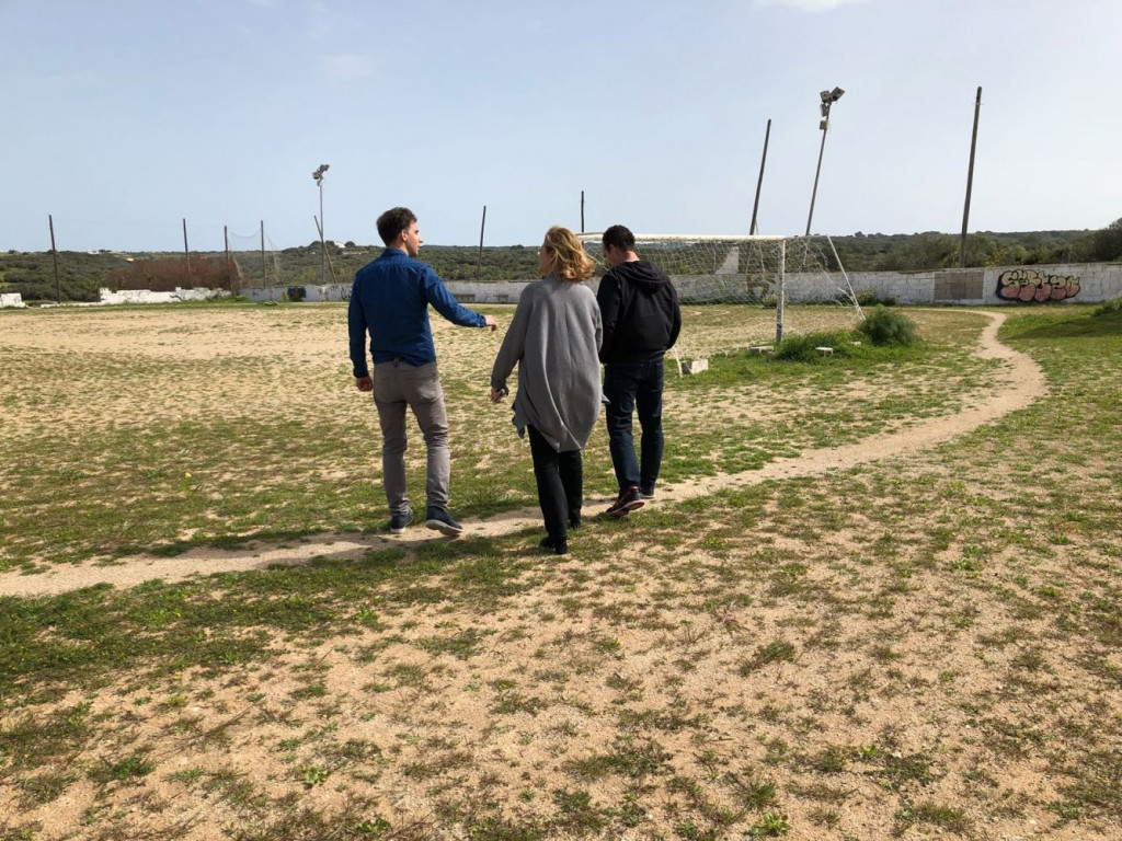 Autoridades durante la visita a las instalaciones.