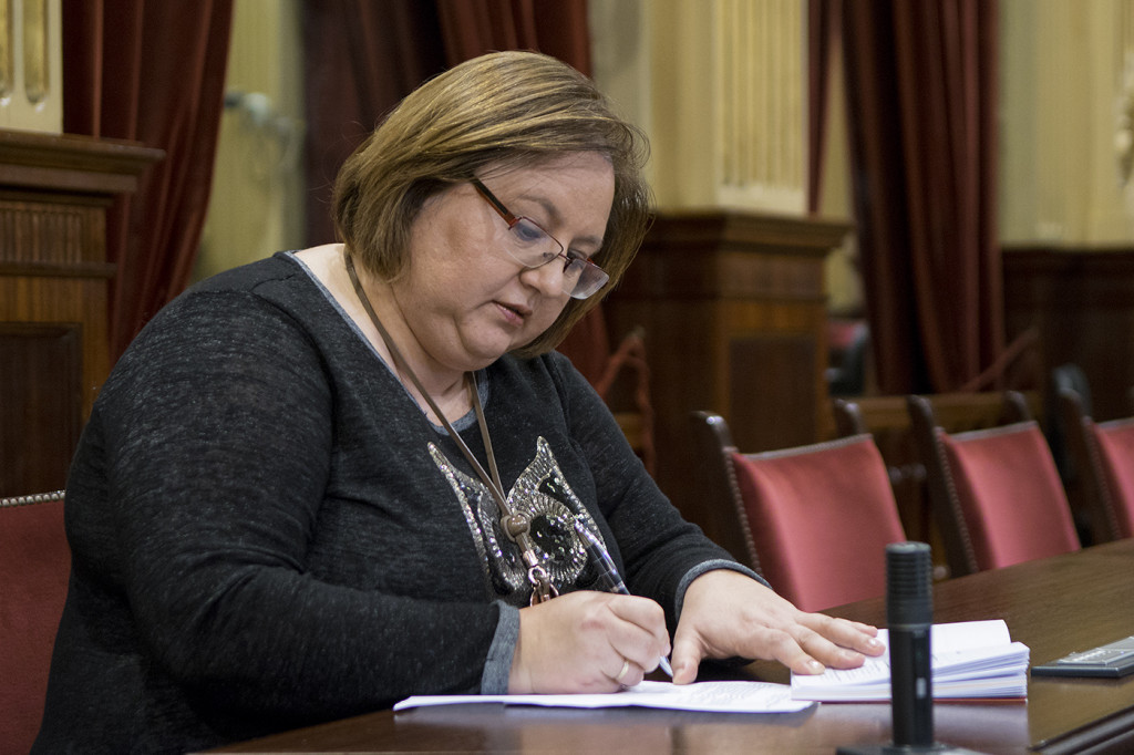 Montse Seijas, en el Parlament.