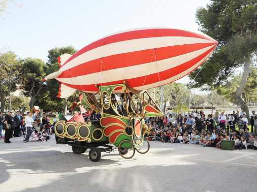 (Fotos) El teatro infantil toma las calles de Maó