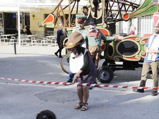 (Fotos) El teatro infantil toma las calles de Maó