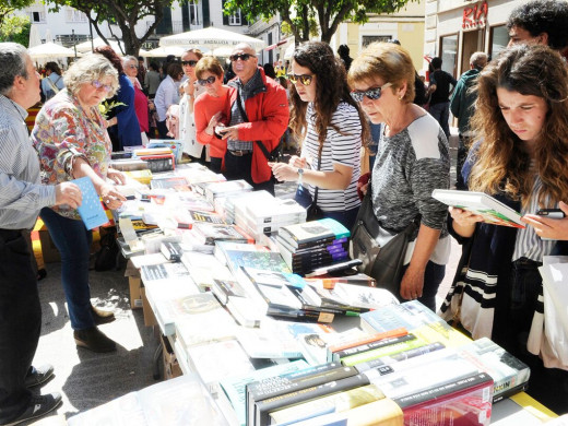 (Fotos) Pasión por la lectura en Menorca