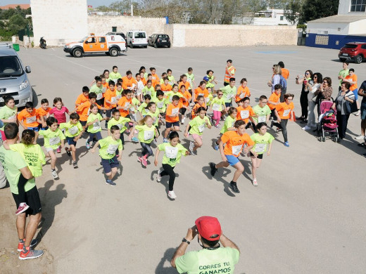 (Galería de fotos) Maó corre por una causa solidaria