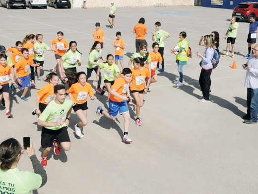 (Galería de fotos) Maó corre por una causa solidaria