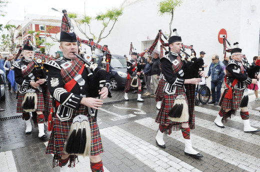 No es la primera vez que la banda de gaiteros escoceses actúa en Es Castell