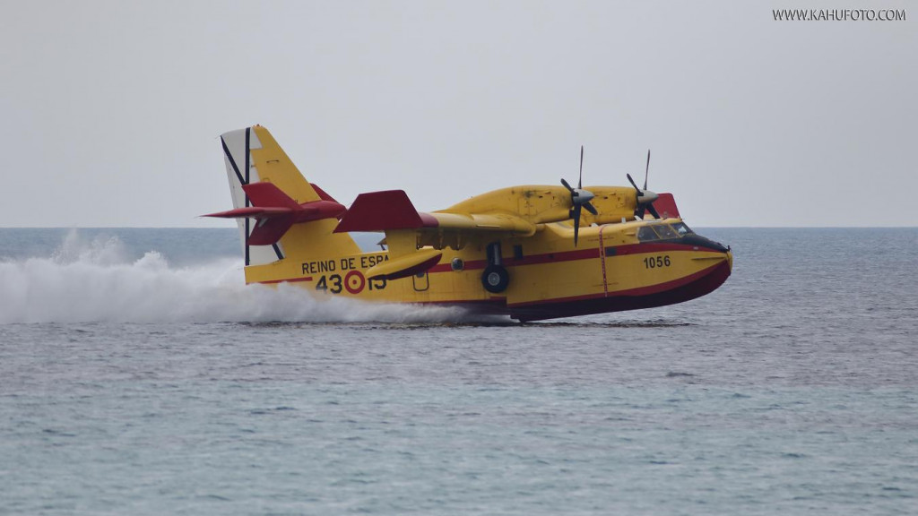 Imagen del hidroavión en la playa (Foto: Karlos Hurtado)