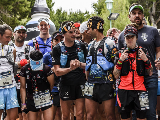 232 valientes ya corren los 185 Km de la Trail Menorca Camí de Cavalls