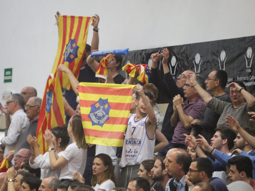 (Fotos y vídeo) El sueño del Bàsquet Menorca sigue vivo