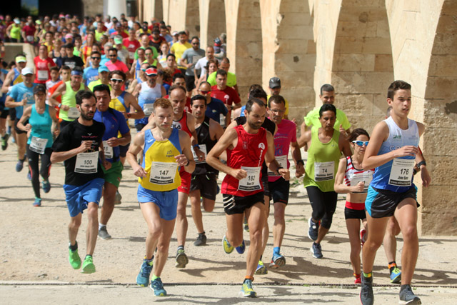 Momento de la salida de la carrera absoluta (Fotos: deportesmenorca.com)