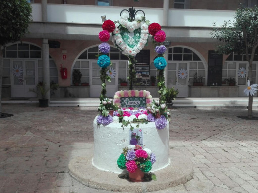 Es Castell también se viste de  flores