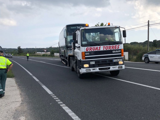 (Ampliación) Los heridos del accidente llegan al Mateu Orfila