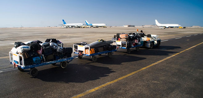 Trabajadores en el aeropuerto.