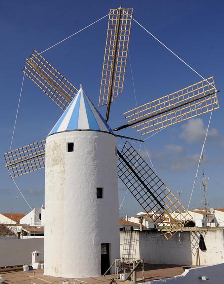 El Molí de baix de Sant Lluís acoge el Punto Europeo Joven