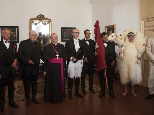 (Fotos) S’Homo des Be  da inicio a Sant Joan