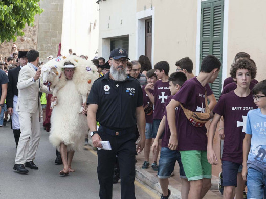 (Fotos) S’Homo des Be  da inicio a Sant Joan