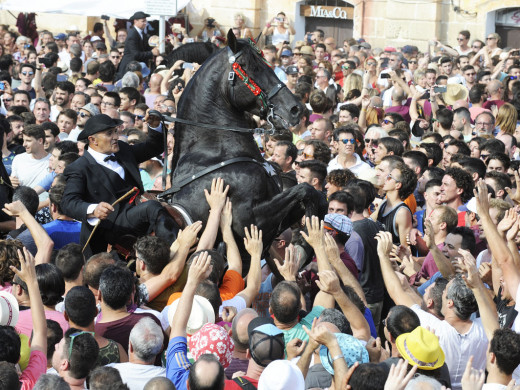 (Àlbum de fotos) Julio de Olives entra al galope en Es Born