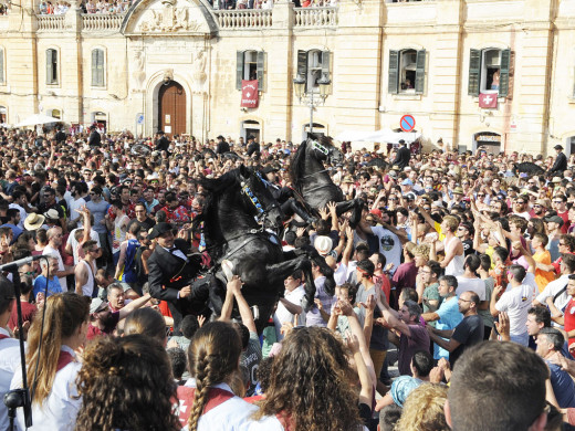 (Àlbum de fotos) Julio de Olives entra al galope en Es Born