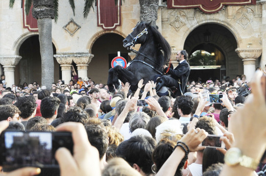 Imagen de archivo de las fiestas de Sant Joan (Foto: Tolo Mercadal)