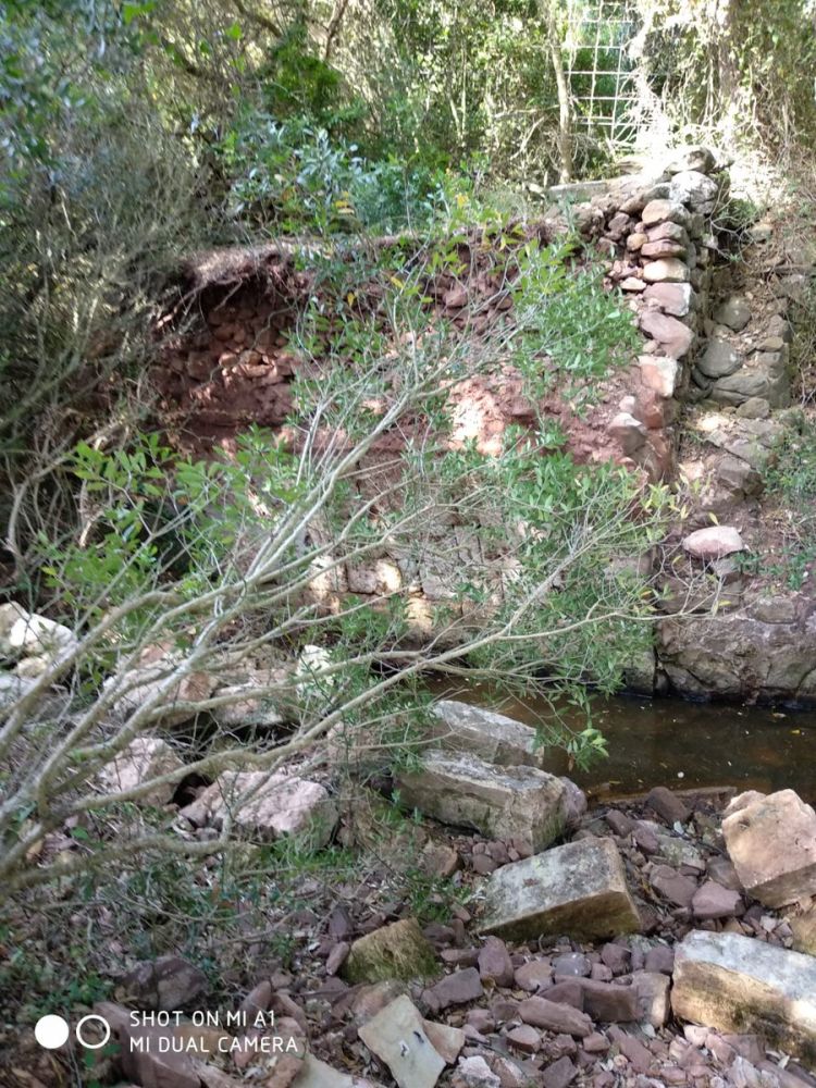 Imagen del puente derrumbado (Foto: Amics del Cami d'en Kane)