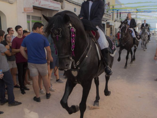 (Vídeo y galería de fotos) Júbilo en Es Mercadal