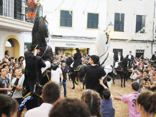 (Fotos) Es Migjorn está de fiesta