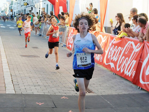 (Galería de fotos) Maria Pallicer y Nil Cubas vuelan en Sant Lluís