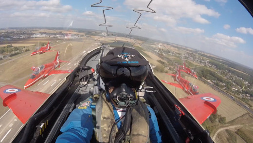 Uno de los jets, haciendo parada en Francia para repostar (Foto: Red Arrows)