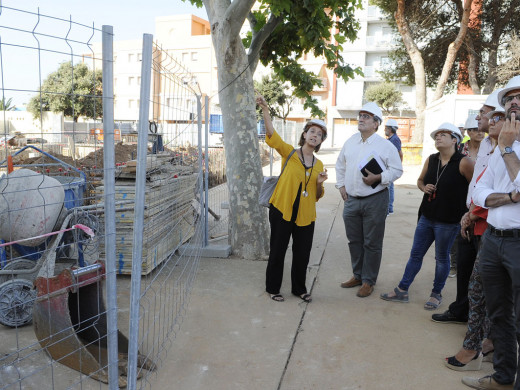 (Fotos) Martí March reconoce que habrá ‘convivencia’ de clases y obras en los centros docentes