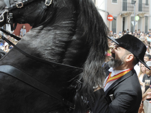 (Fotos y vídeos) Fiesta y júbilo en Maó