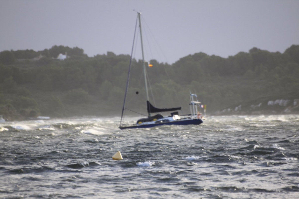 La mala mar dificultará el tráfico marítimo