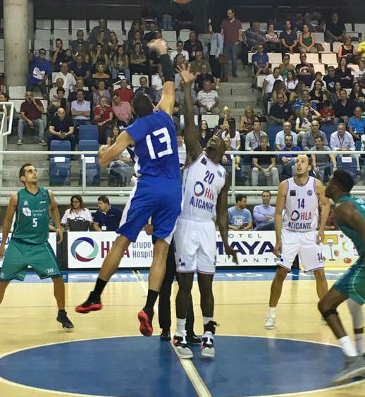 Jan Orfila en el salto inicial (Fotos: Hestia Menorca)